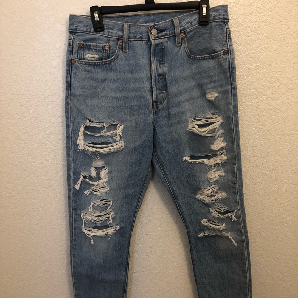 Levi’s 501s boyfriend/mom fit